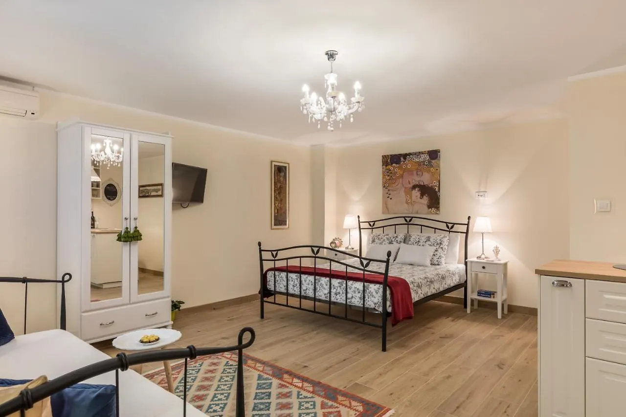 Old Town Boutique Apartments Split Konukevi